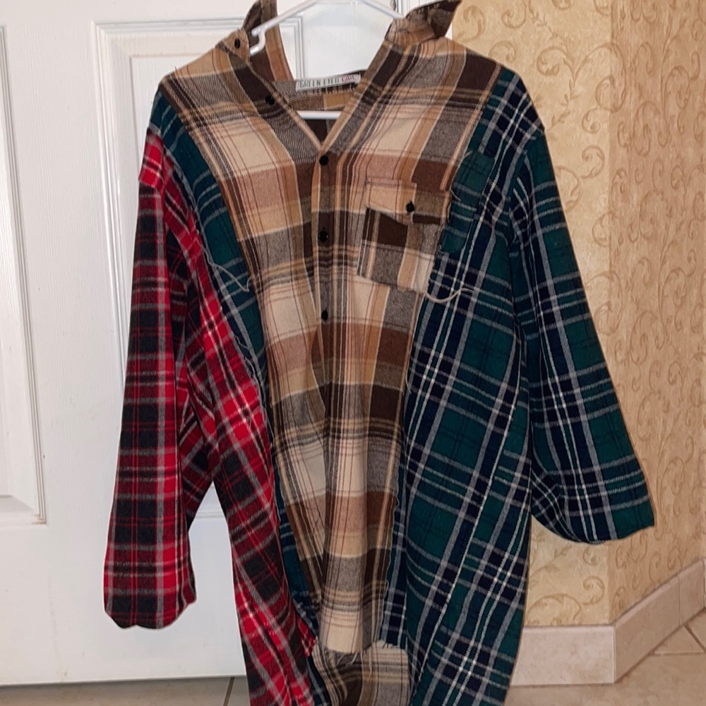Green red and mustard flannel shaquet (great for fall !)